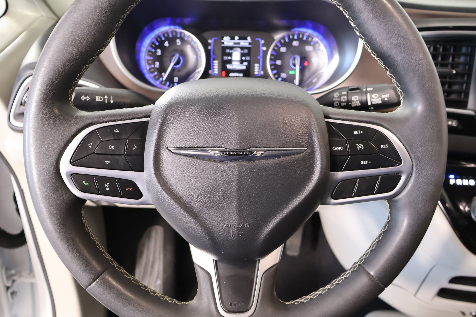 2022 Chrysler Voyager LX