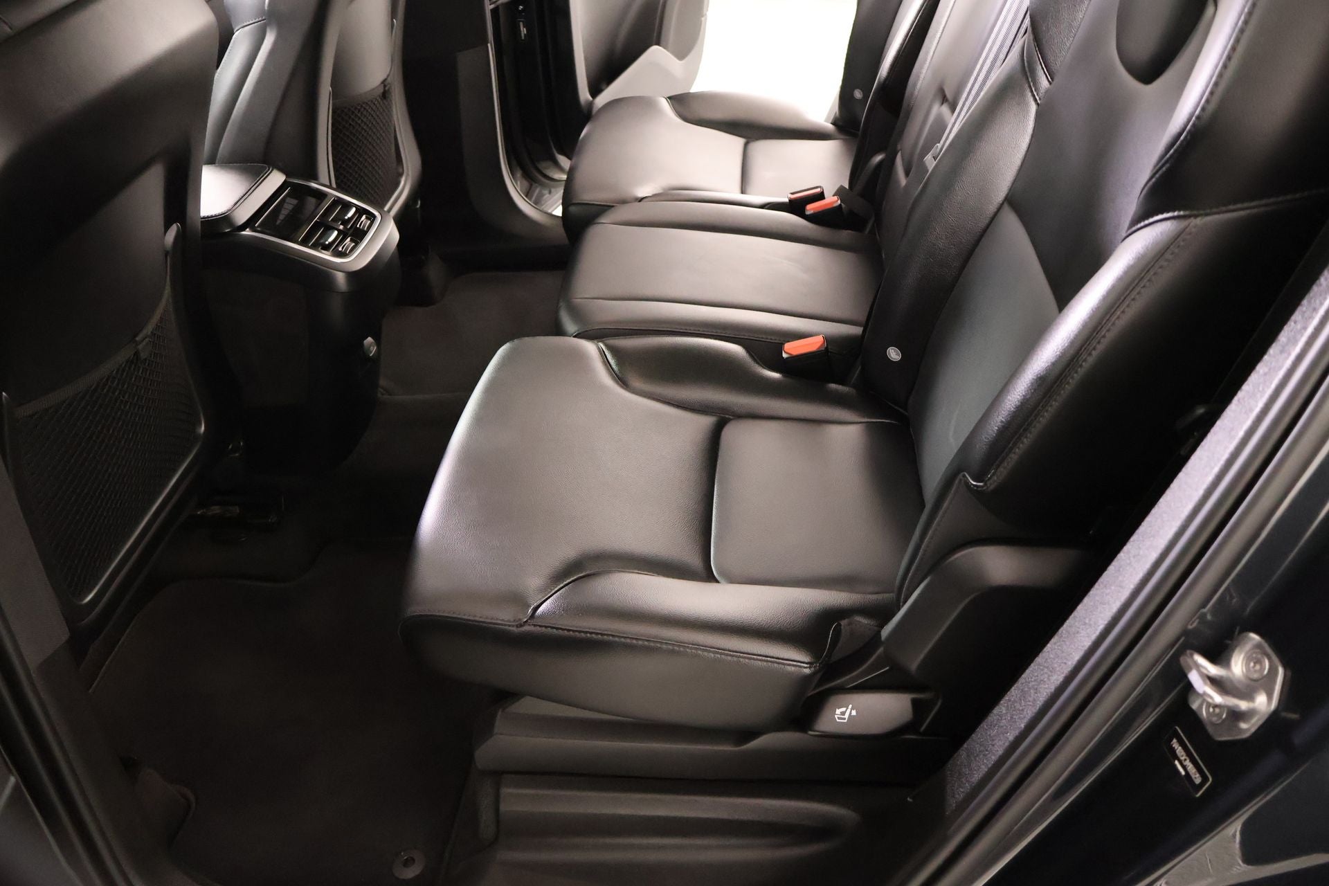 2021 Volvo XC90 T5 Momentum