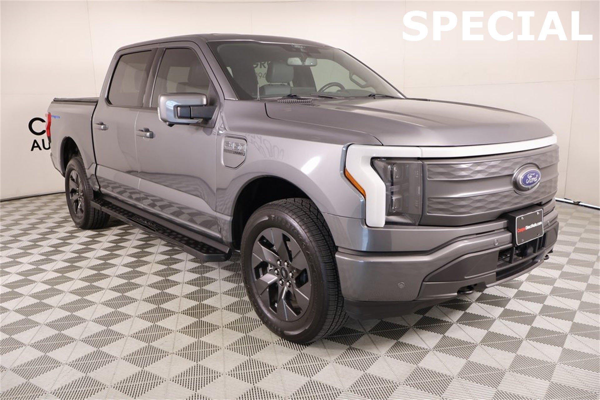 2022 Ford F-150 Lightning Lariat AWD