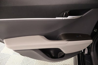 2022 Toyota Camry Hybrid SE