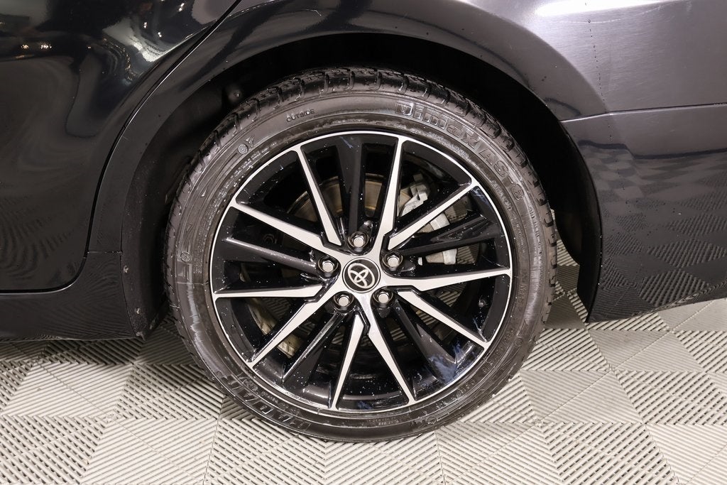 2022 Toyota Camry Hybrid SE