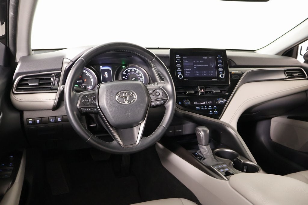 2022 Toyota Camry Hybrid SE