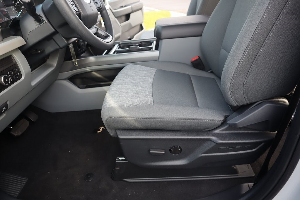 2026 Ford Super Duty F-350 SRW XLT