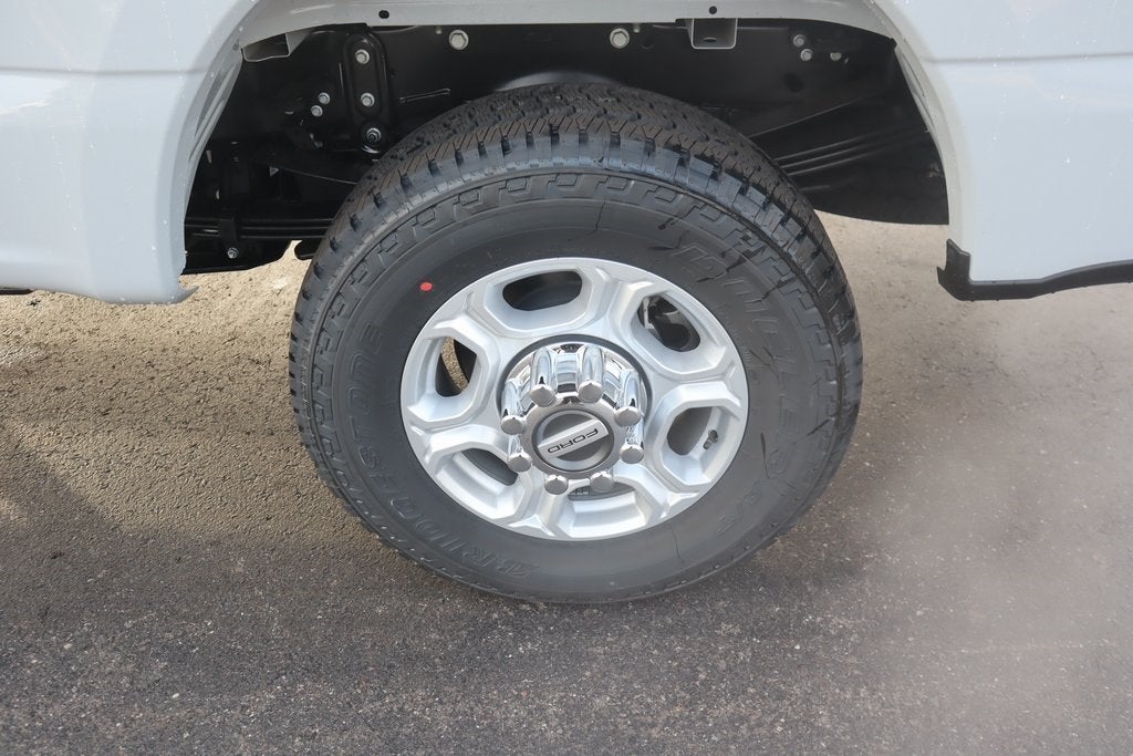 2026 Ford Super Duty F-350 SRW XLT