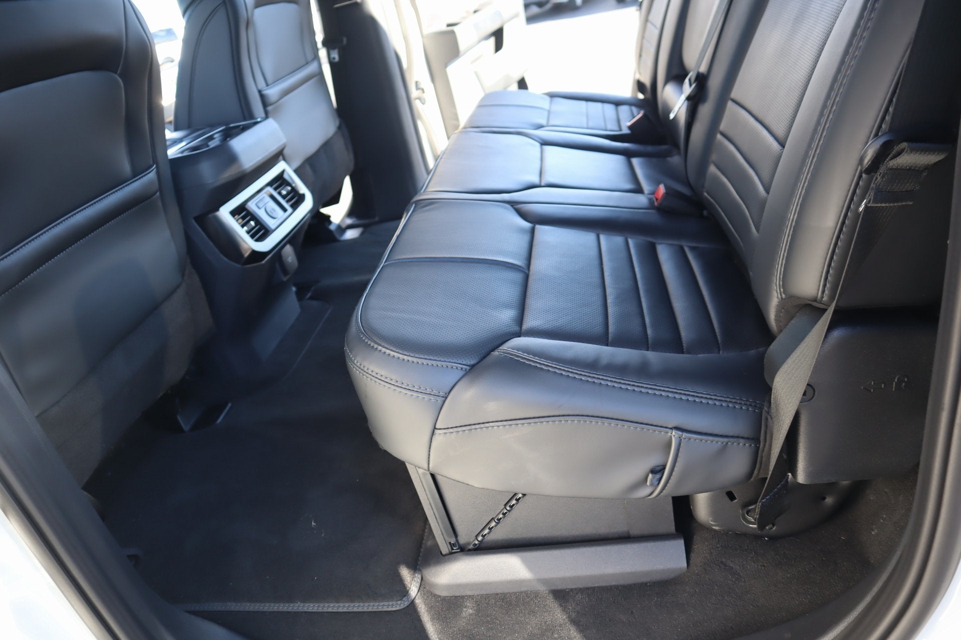 2026 Ford Super Duty F-350 DRW Platinum