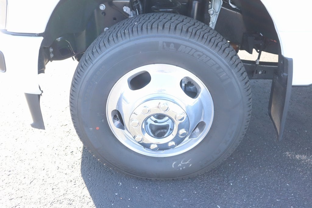 2026 Ford Super Duty F-350 DRW Platinum