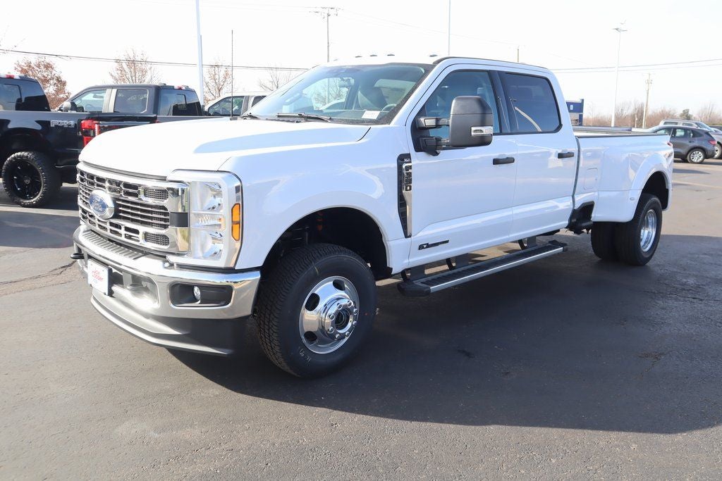 2026 Ford Super Duty F-350 DRW XLT