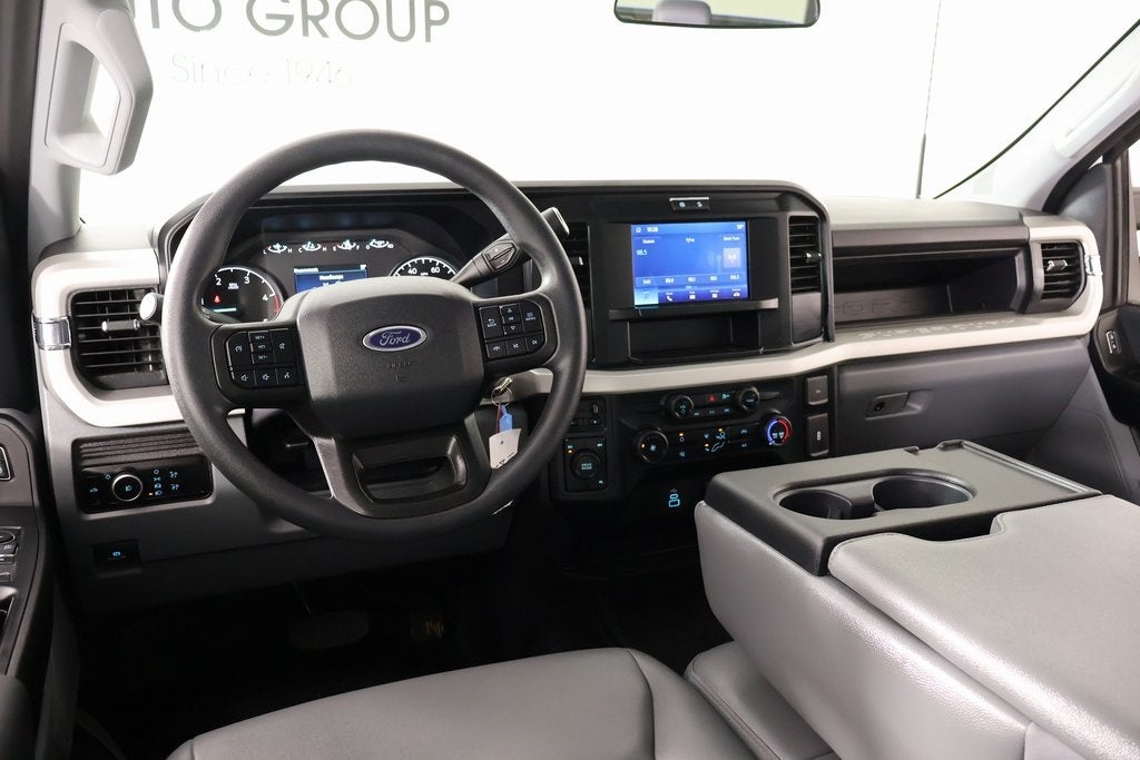 2025 Ford Super Duty F-350 DRW XL