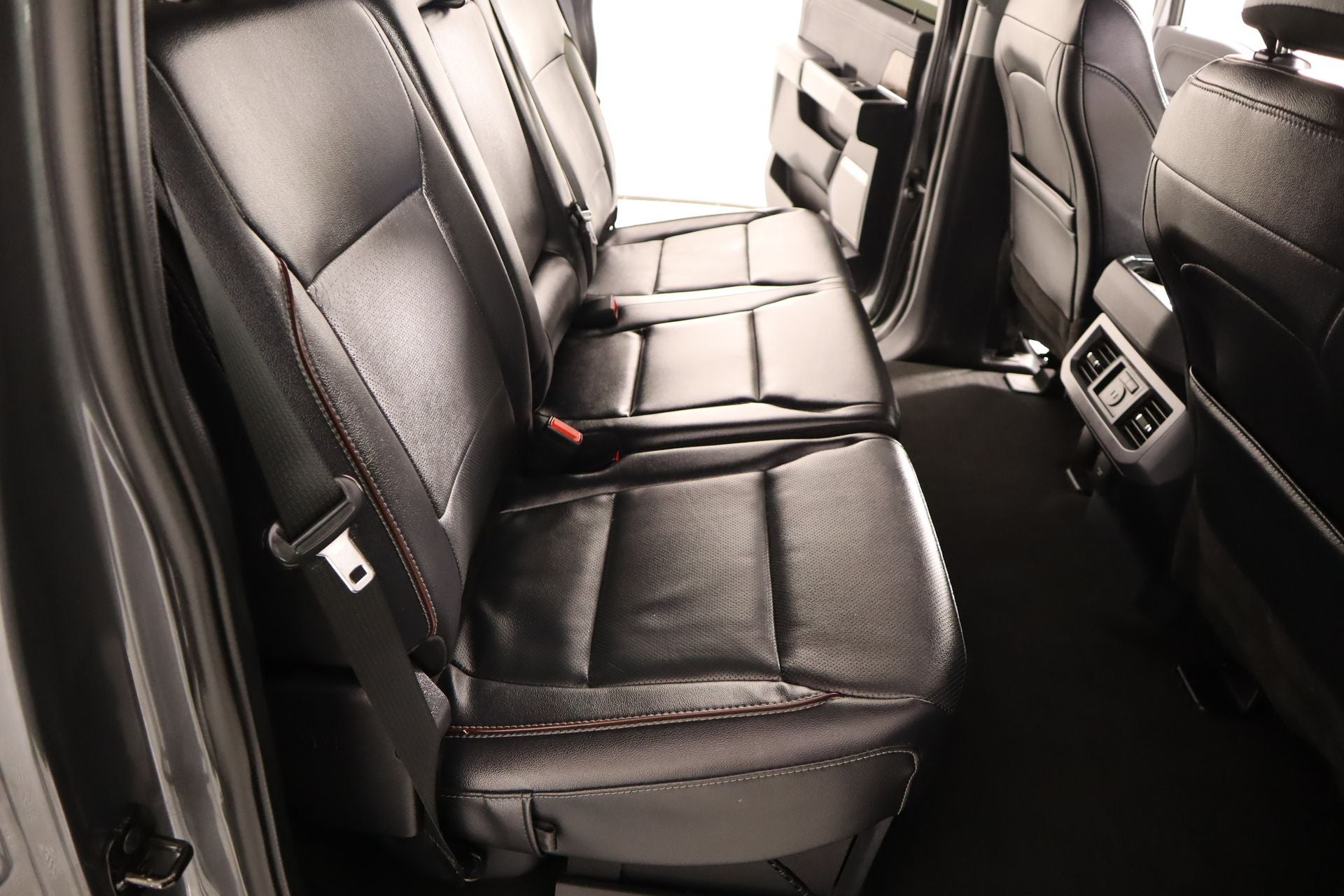 2024 Ford Super Duty F-450 DRW LARIAT