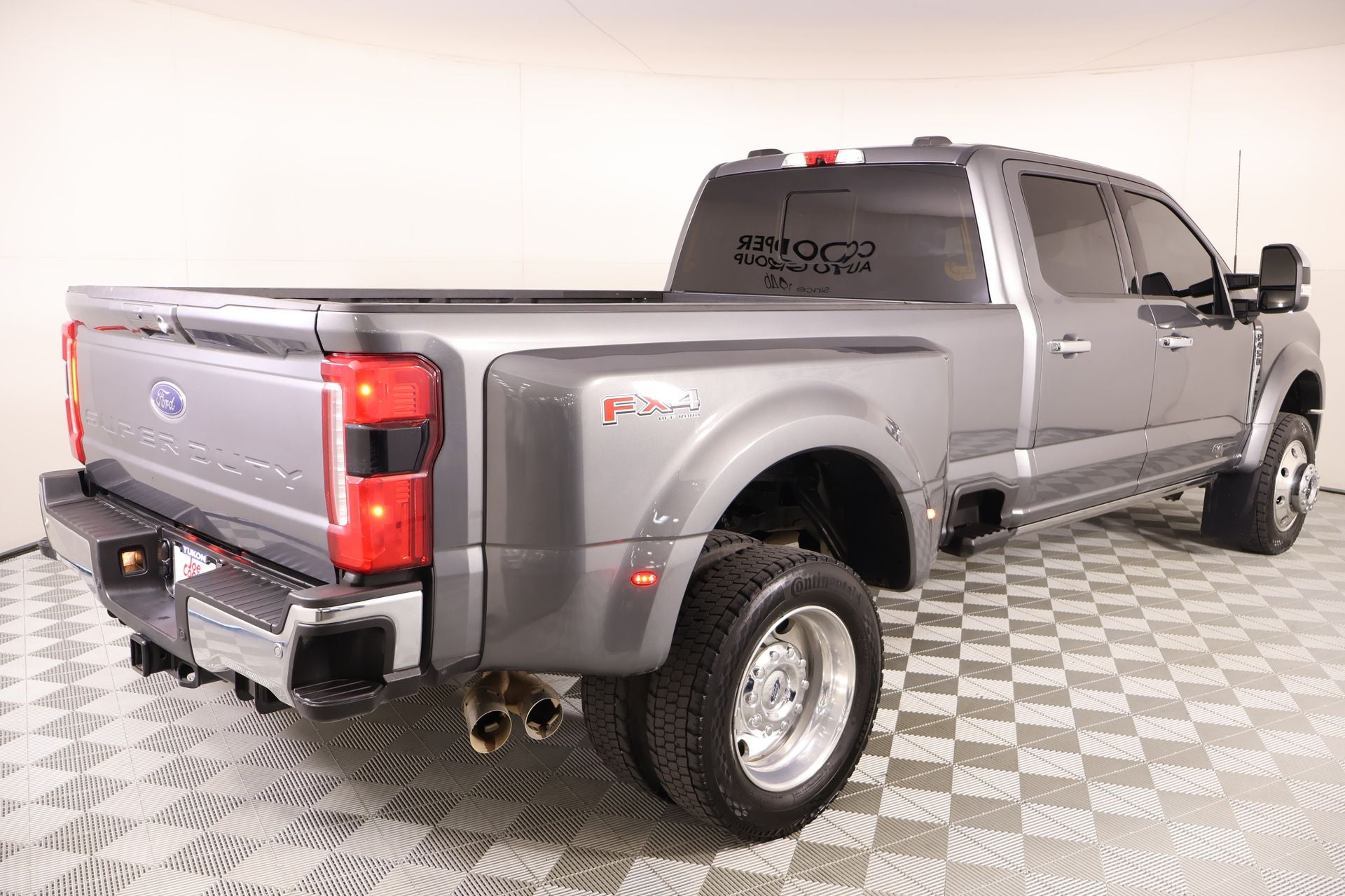 2024 Ford Super Duty F-450 DRW LARIAT