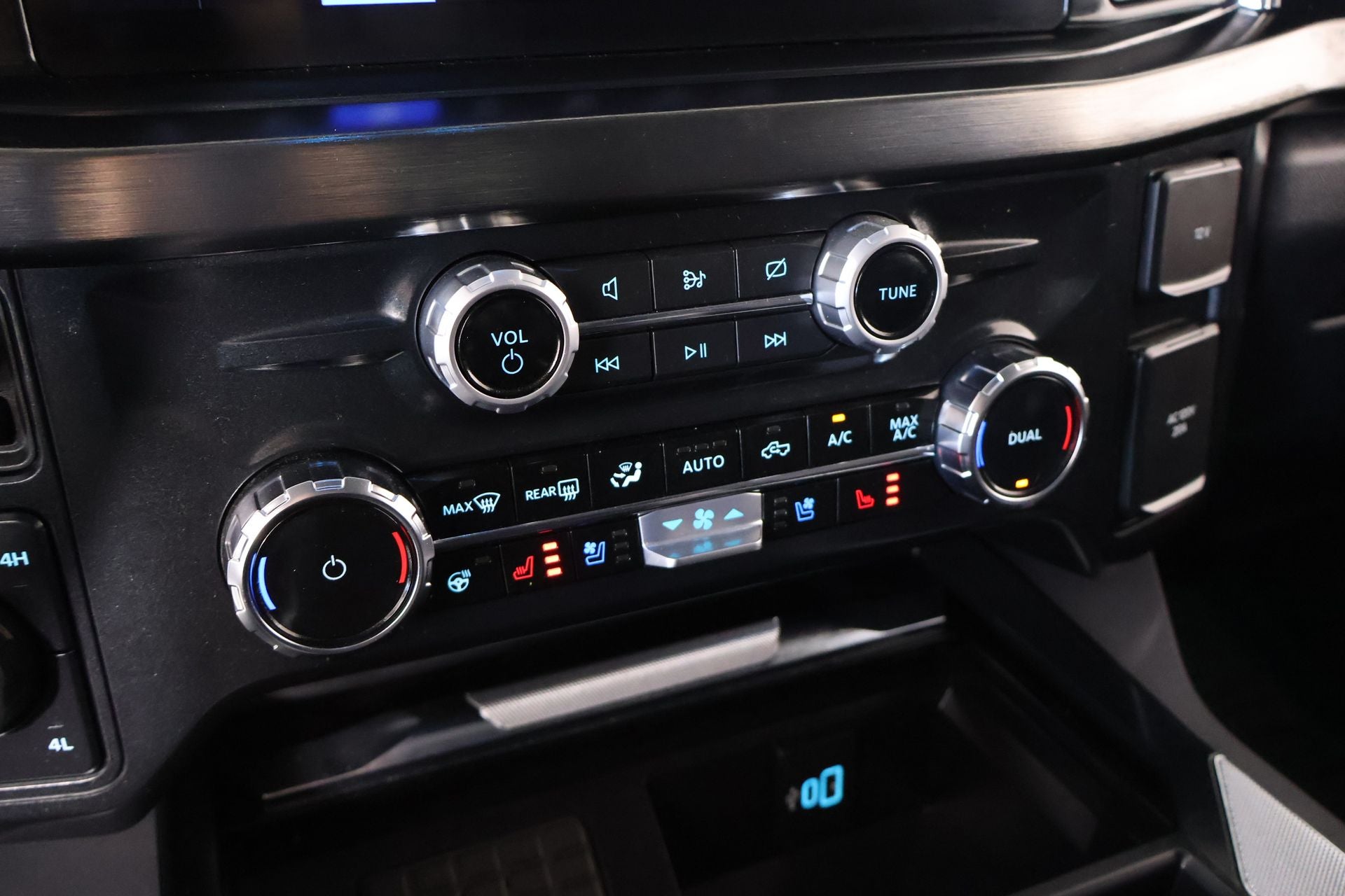 2024 Ford Super Duty F-450 DRW LARIAT