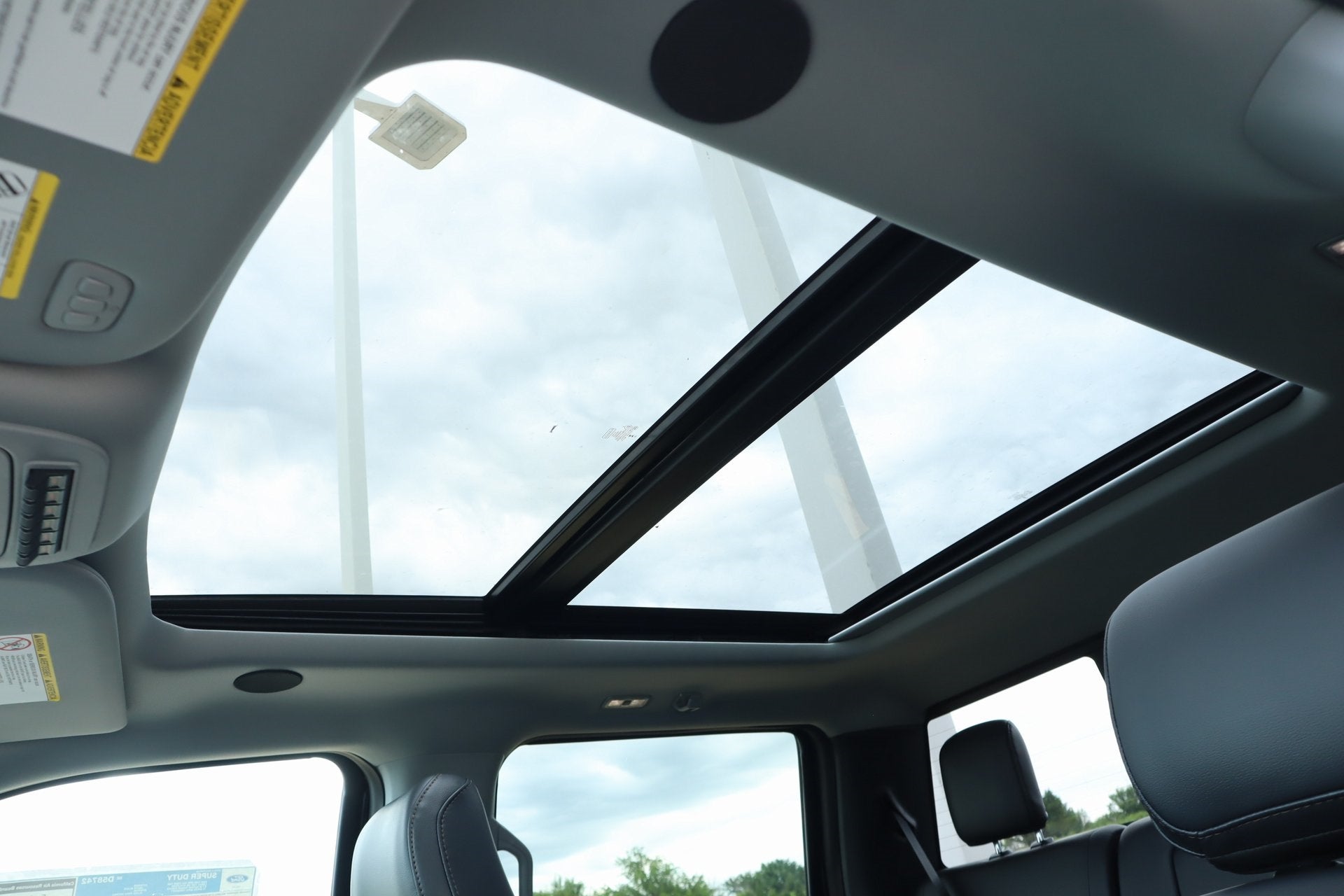 2025 Ford Super Duty F-350 SRW Lariat