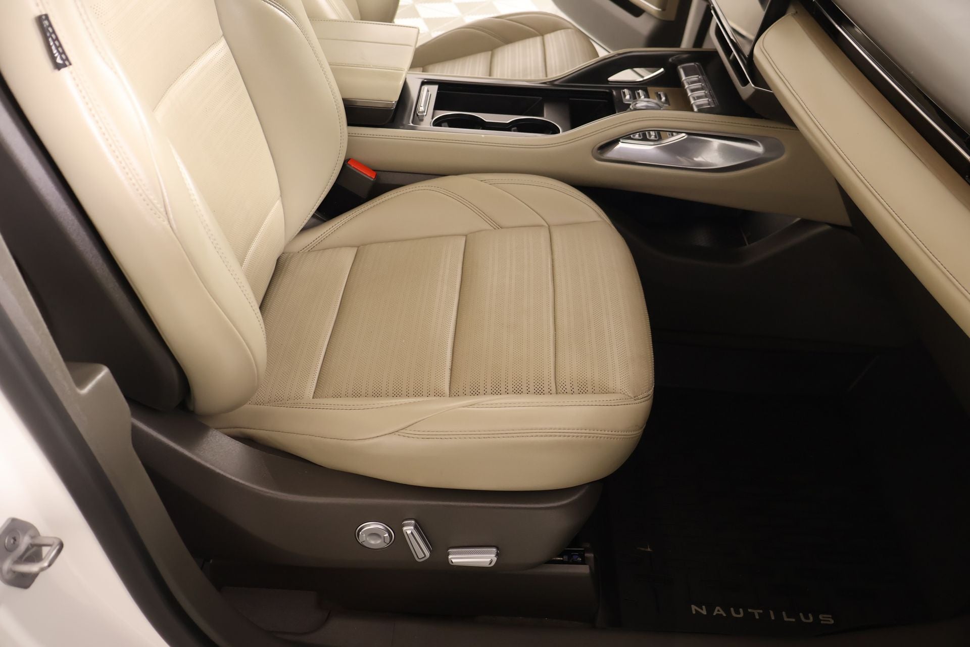 2024 Lincoln Nautilus Reserve