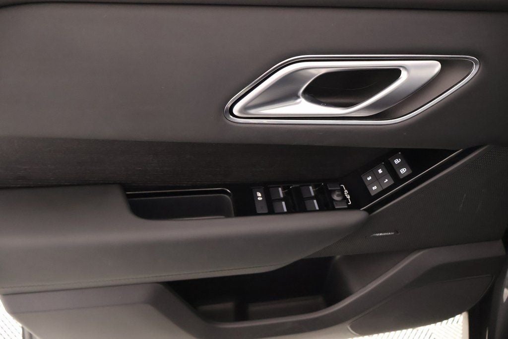 2026 Land Rover Range Rover Velar Dynamic SE