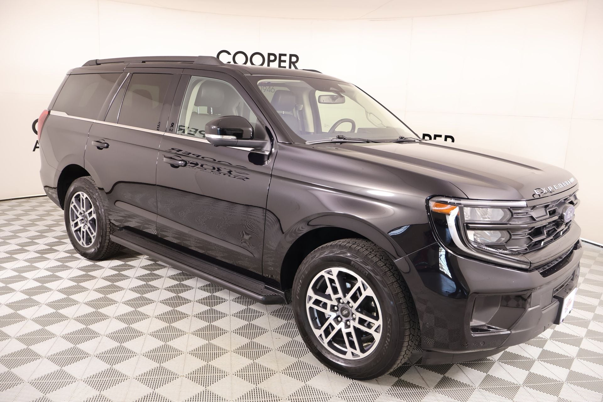 2025 Ford Expedition Active