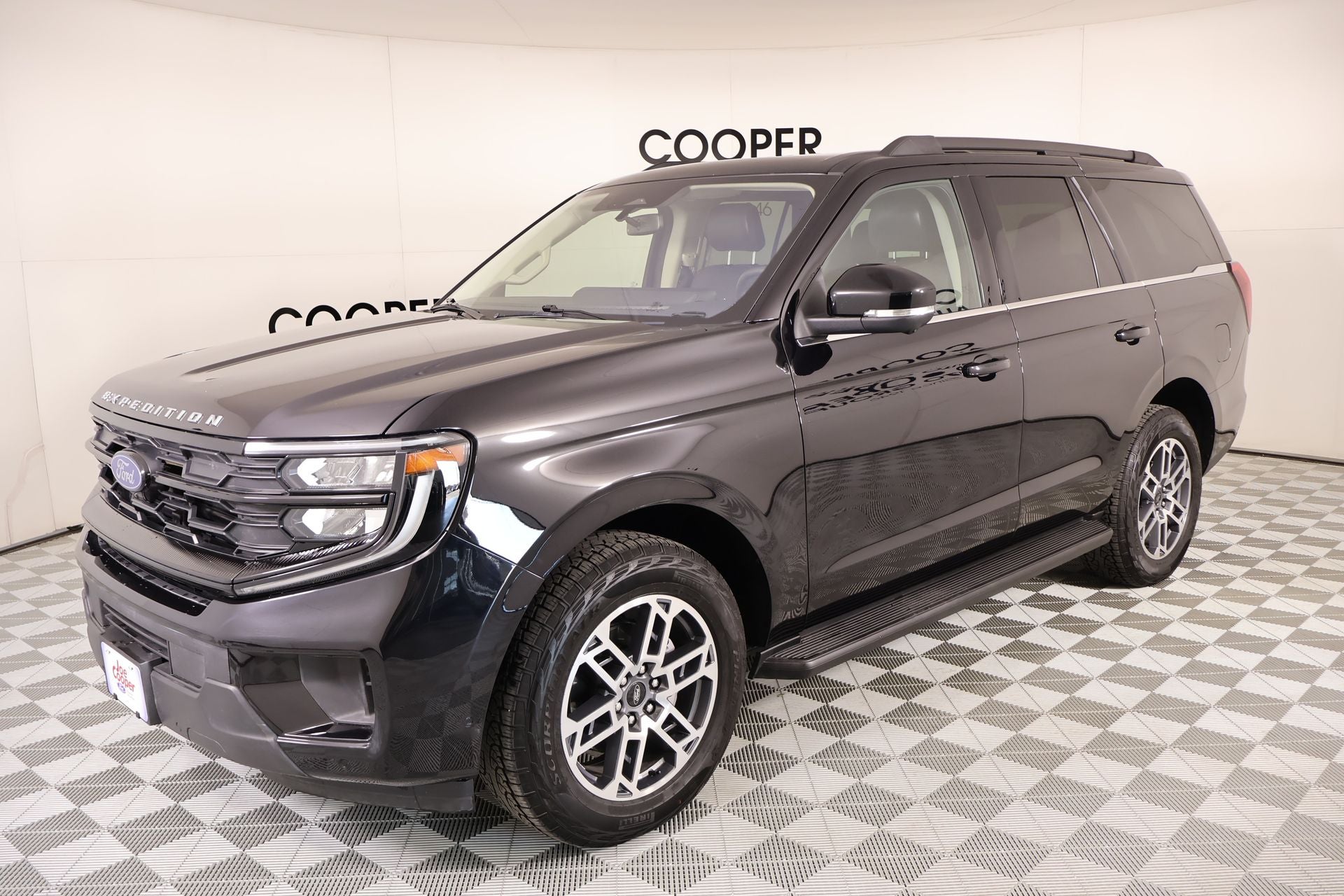 2025 Ford Expedition Active