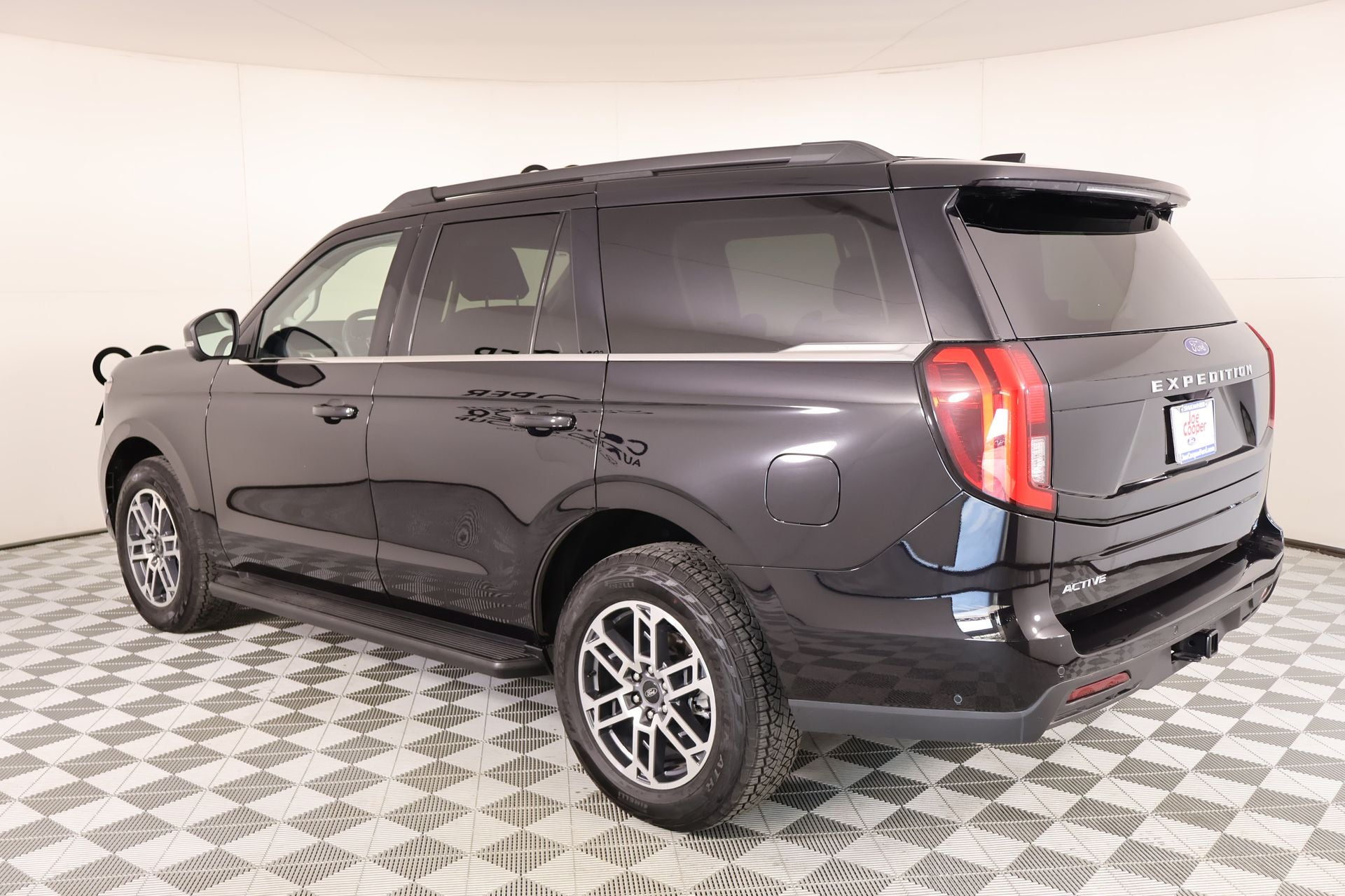 2025 Ford Expedition Active