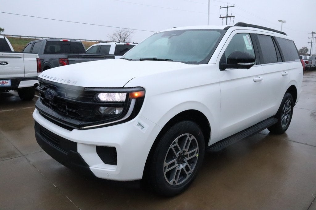 2025 Ford Expedition Active SERVICE LOANER