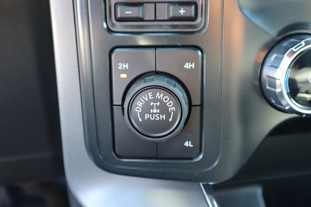 2025 Ford F-150 XLT SERVICE LOANER