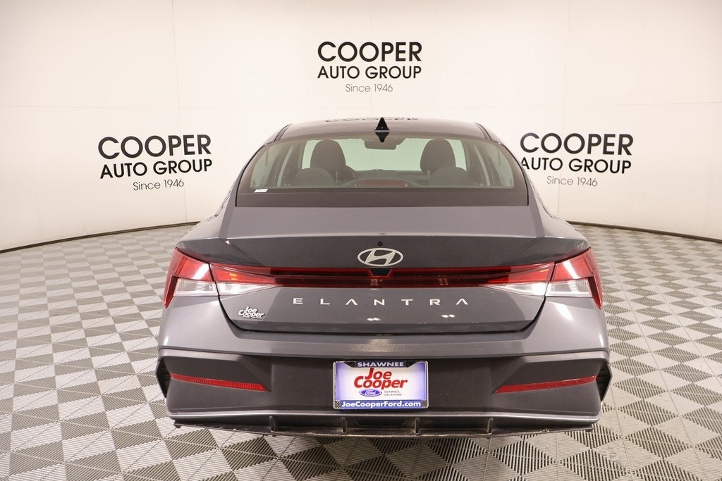 2024 Hyundai Elantra SE