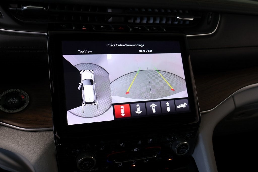 2022 Jeep Grand Cherokee Summit