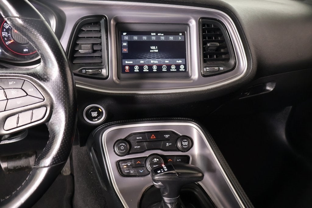 2022 Dodge Challenger SXT