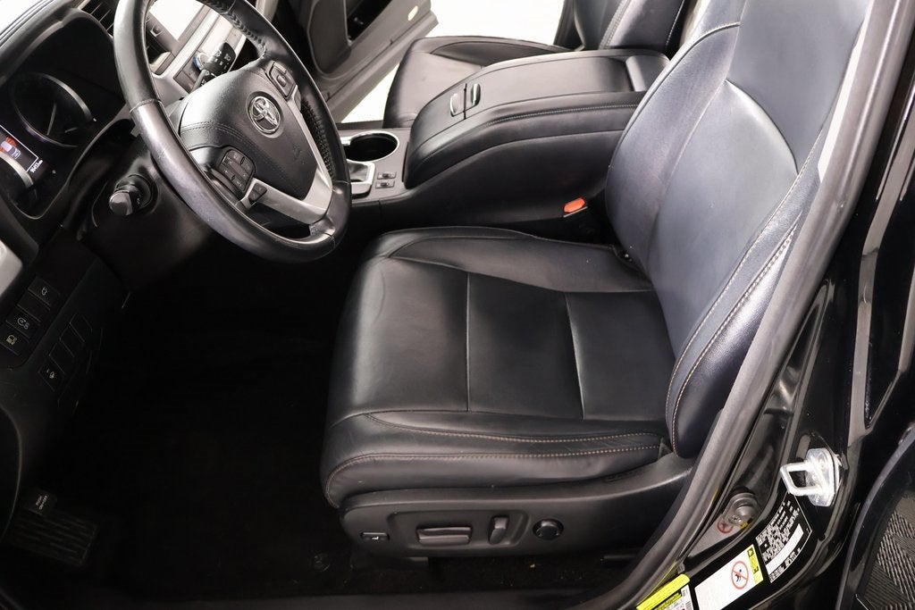 2018 Toyota Highlander Base