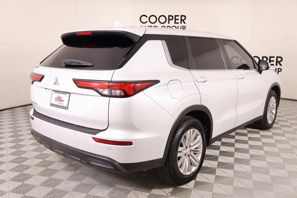 2023 Mitsubishi Outlander ES
